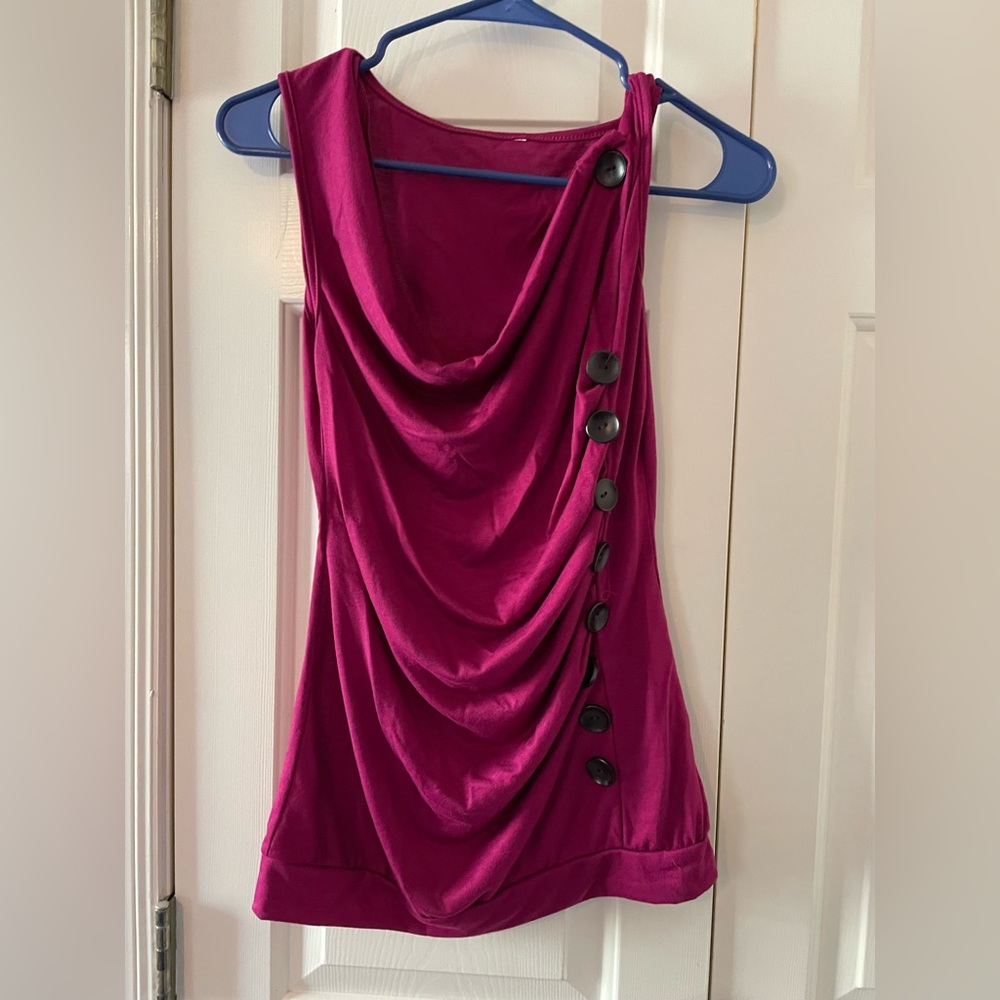 Ladies Top Size Small. New without tags